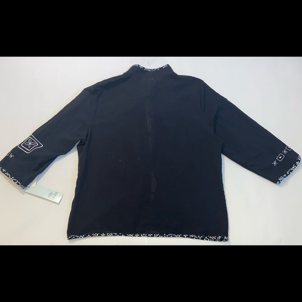 Button up - Picture 10 of 12
